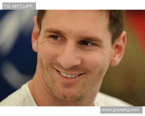 哪个足球明星的眼神让人觉得痴呆不已引发球迷热议和讨论